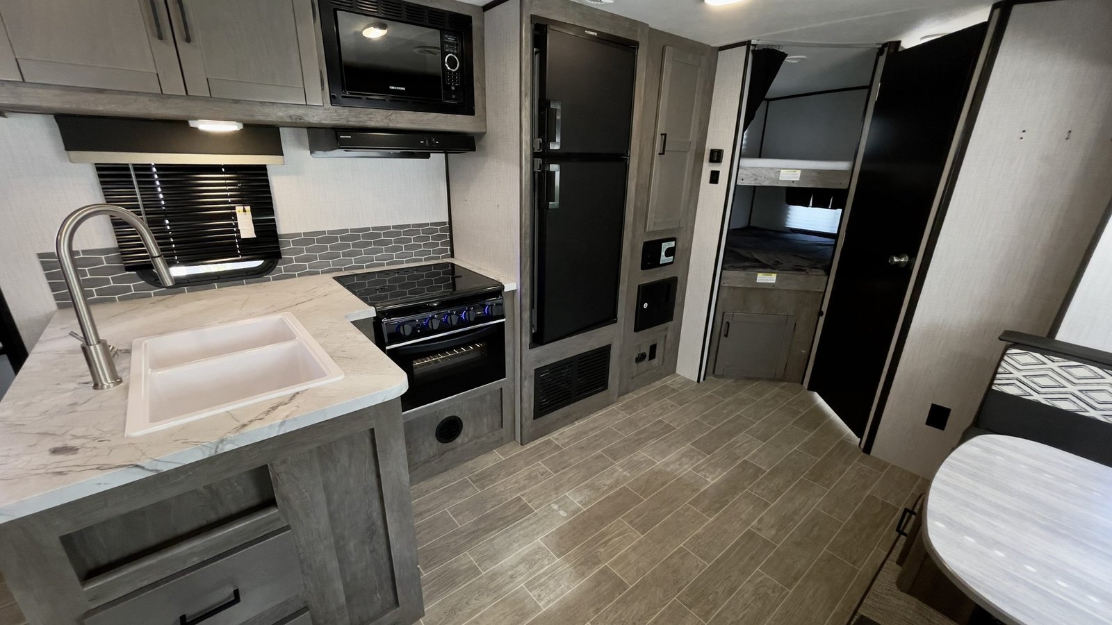 2021 Heartland Wilderness Ultra lite 2625 BH Travel Trailer – Family-Friendly, Fully Equipped, and Ready for Adventure!