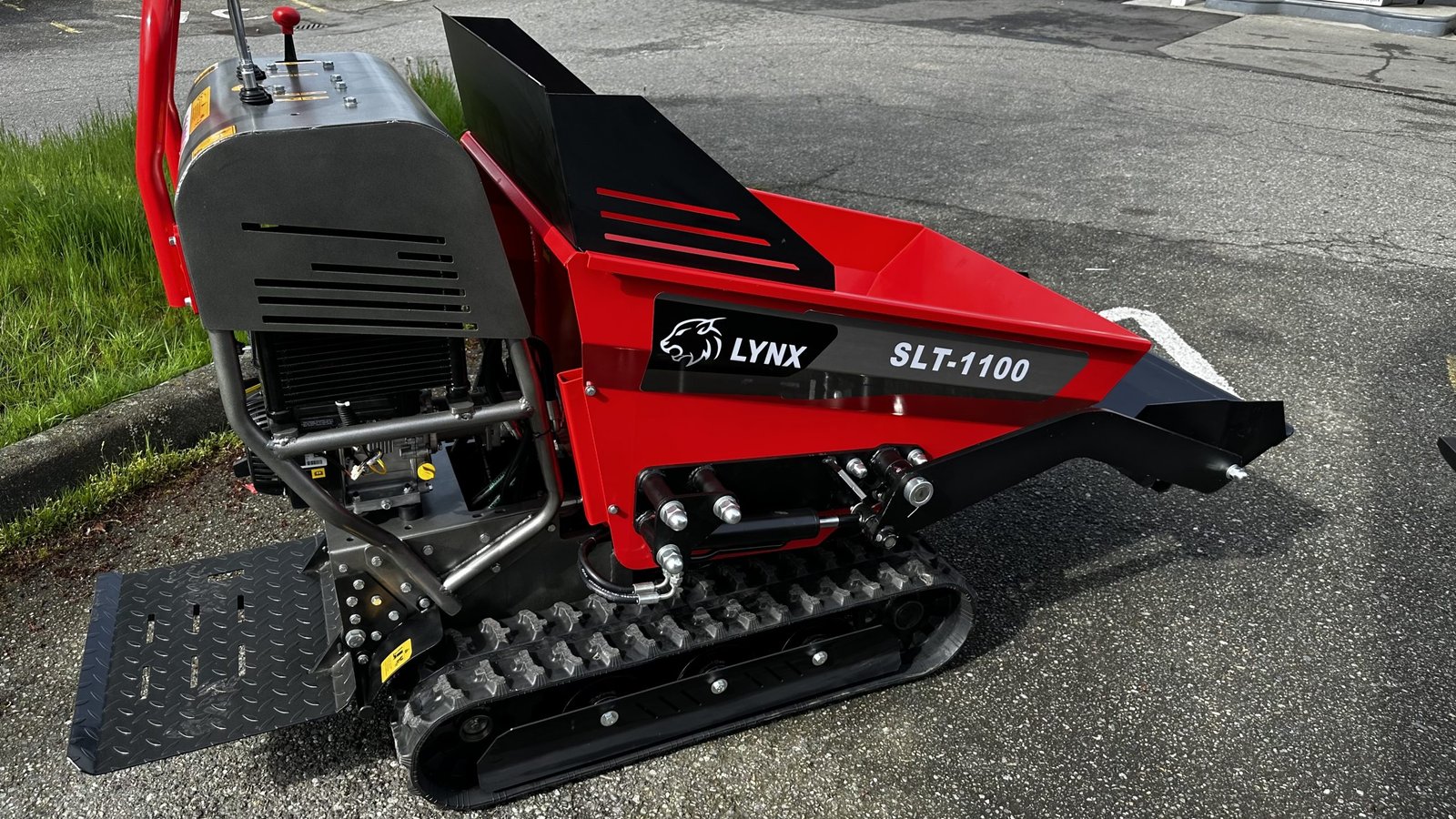 2026 LYNX SLT-1100 PRO Hydraulic Mini Dumper