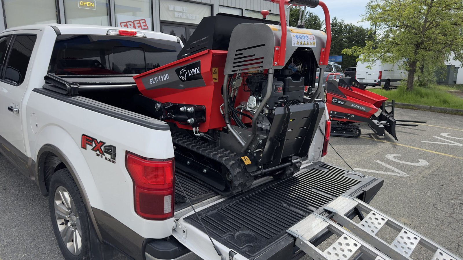 2026 LYNX SLT-1100 PRO Hydraulic Mini Dumper