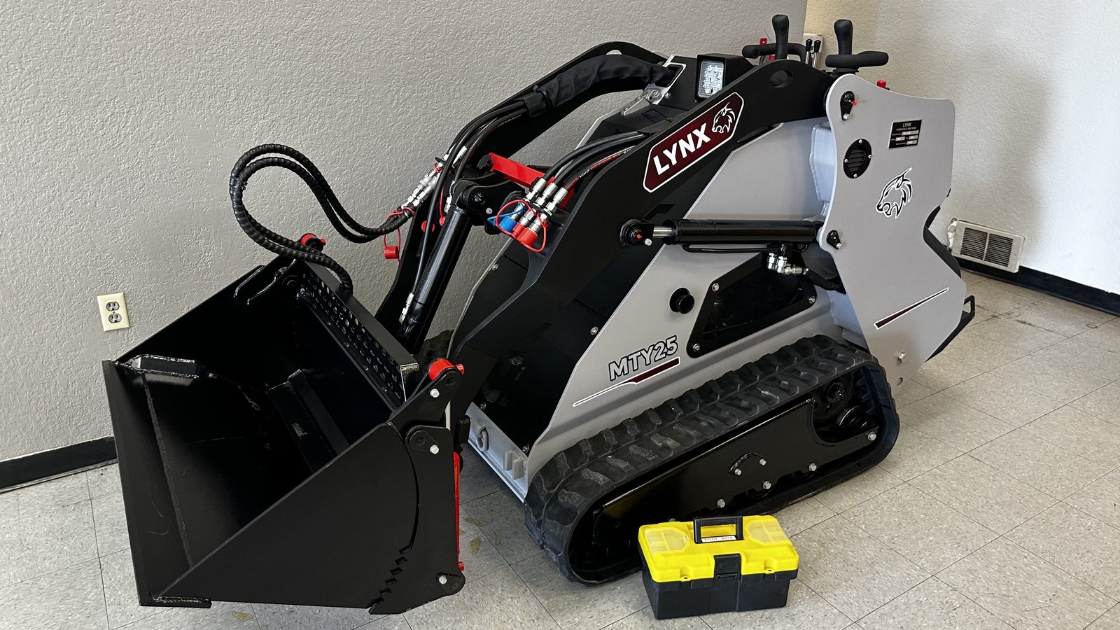 2026 LYNX MTY25 PRO Joystick Mini Skid Steer Loader Kubota Diesel