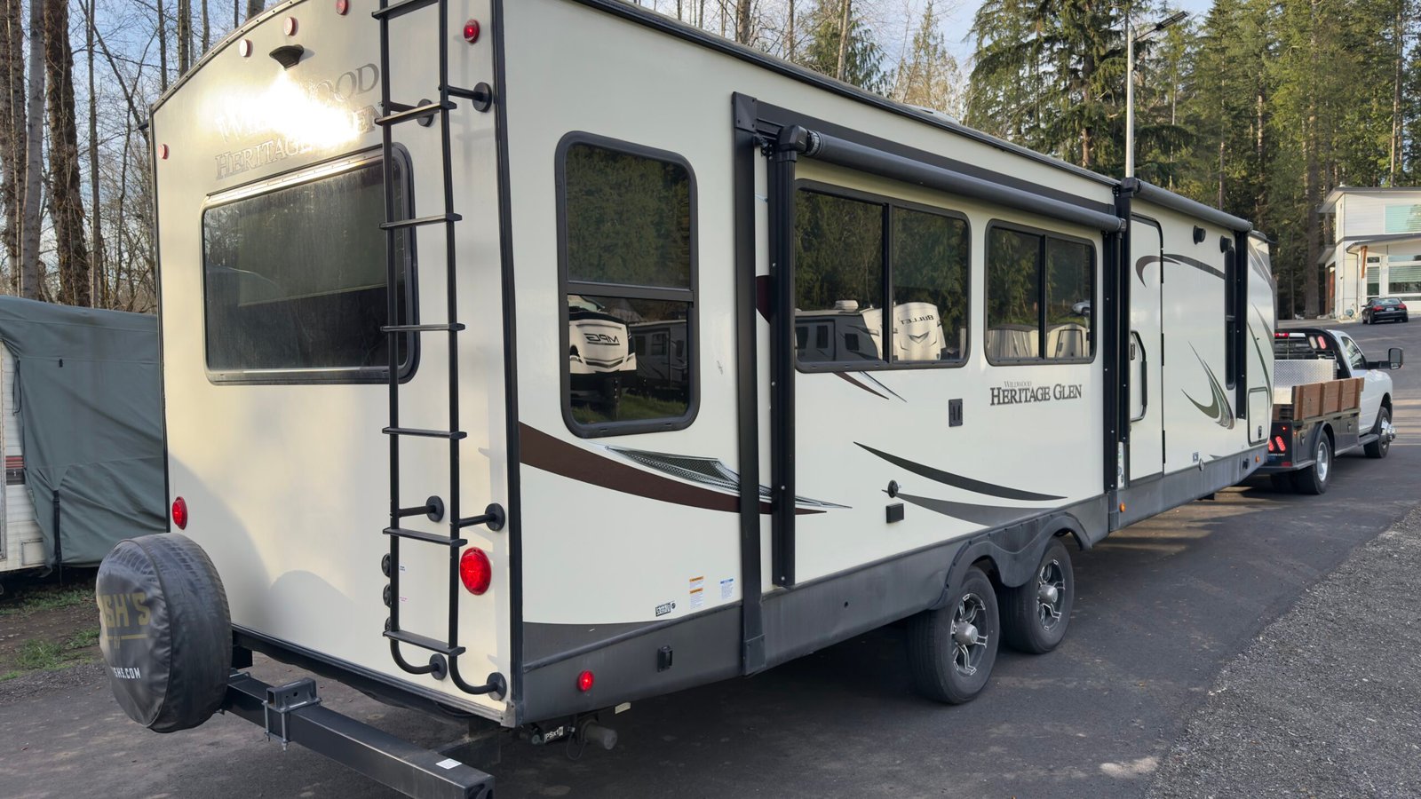 2020 Forest River Wildwood Heritage Glen 27R1L 35ft