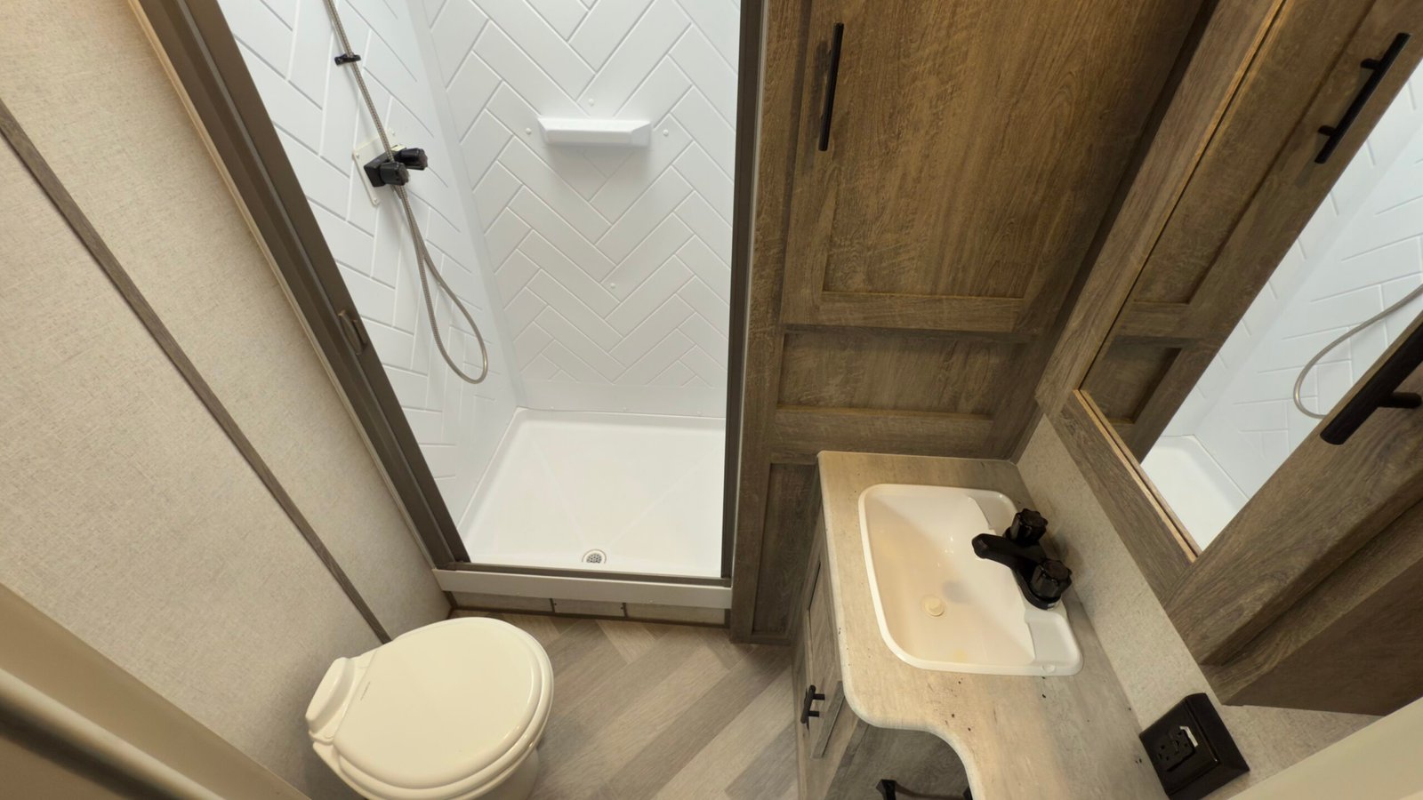 2020 Forest River Wildwood Heritage Glen 27R1L 35ft