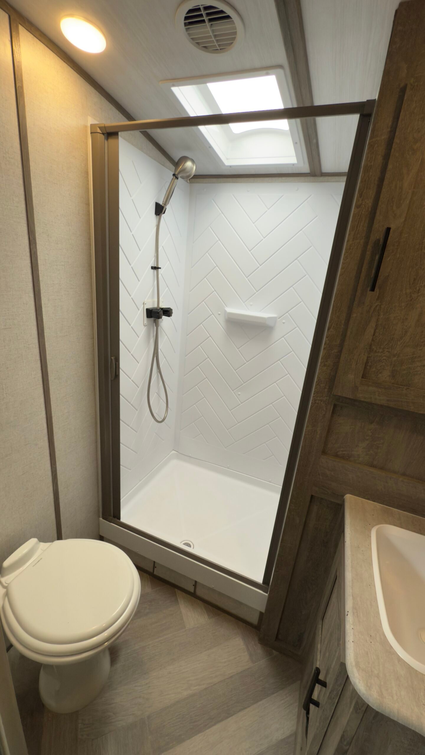 2020 Forest River Wildwood Heritage Glen 27R1L 35ft