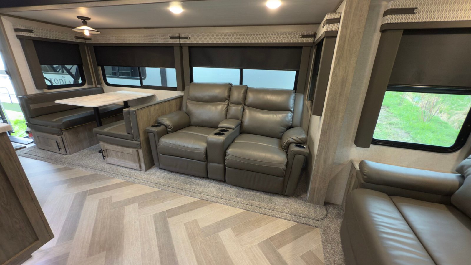 2020 Forest River Wildwood Heritage Glen 27R1L 35ft