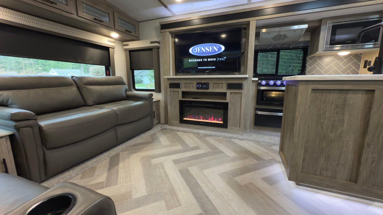 2020 Forest River Wildwood Heritage Glen 27R1L 35ft