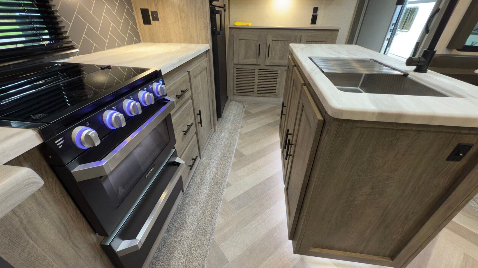 2020 Forest River Wildwood Heritage Glen 27R1L 35ft