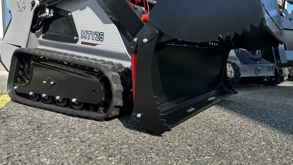 LYNX Skid Steer Loader MTY25 4 IN 1 HYDRAULIC BUCKET - Image 3