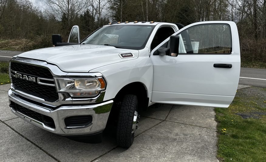 2020 RAM-3500 Tradesman 6.7l Diesel Automatic Dually 12 ft Flatbed Truck