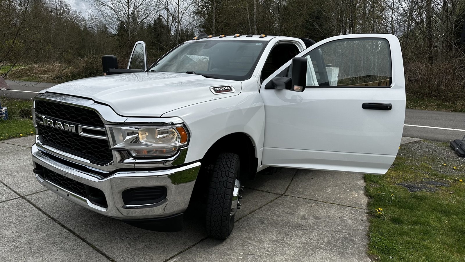 2020 RAM-3500 Tradesman 6.7l Diesel Automatic Dually 12 ft Flatbed Truck