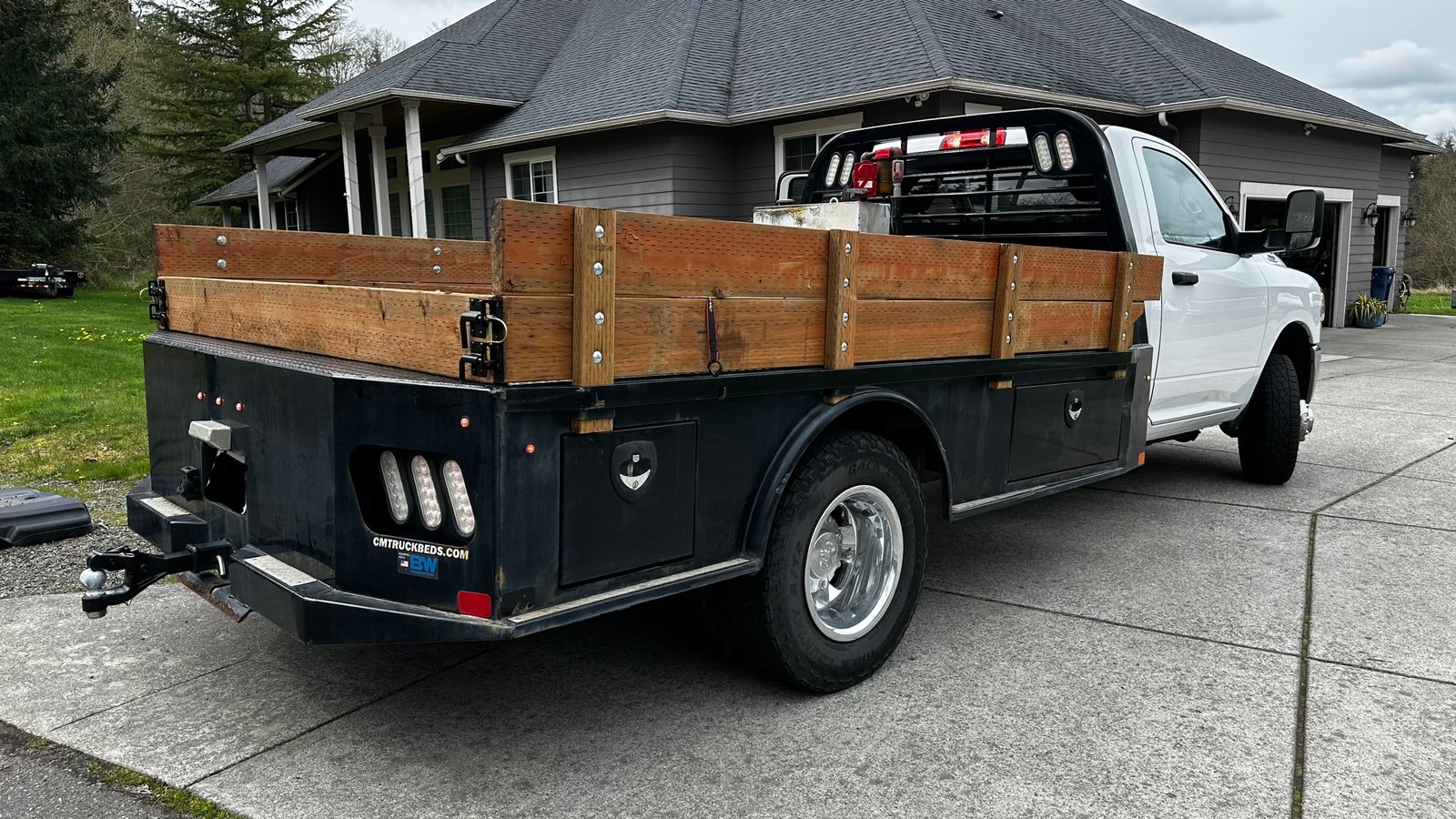 2020 RAM-3500 Tradesman 6.7l Diesel Automatic Dually 12 ft Flatbed Truck