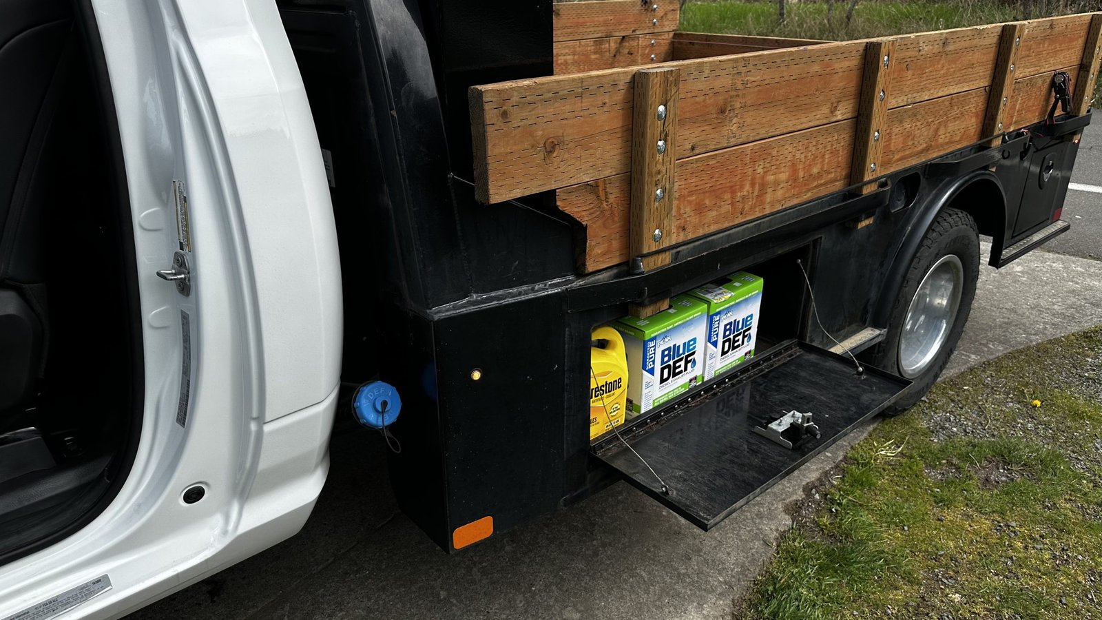 2020 RAM-3500 Tradesman 6.7l Diesel Automatic Dually 12 ft Flatbed Truck