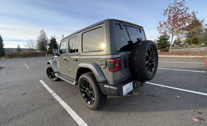 2020 Jeep Wrangler Unlimited Sahara Altitude