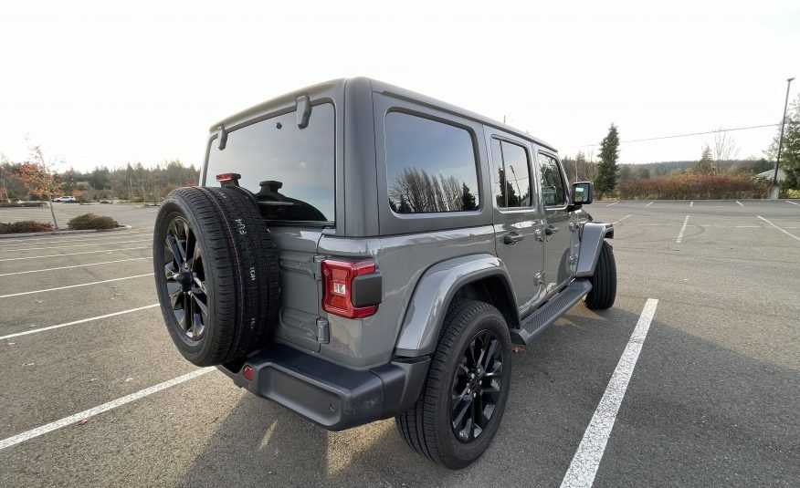 2020 Jeep Wrangler Unlimited Sahara Altitude