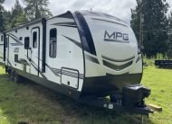 2022 Cruiser MPG 3100BH ULTRA LITE PREMIUM 36 FT Travel Trailer, Sleeps 8+