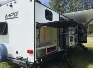 2022 Cruiser MPG 3100BH ULTRA LITE PREMIUM 36 FT Travel Trailer, Sleeps 8+