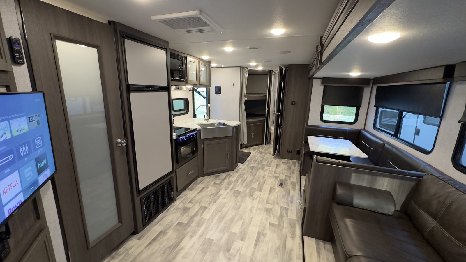 2021 Dutchmen Kodiak Ultra-Lite 289BHSL – 33ft Travel Trailer, Sleeps 8+