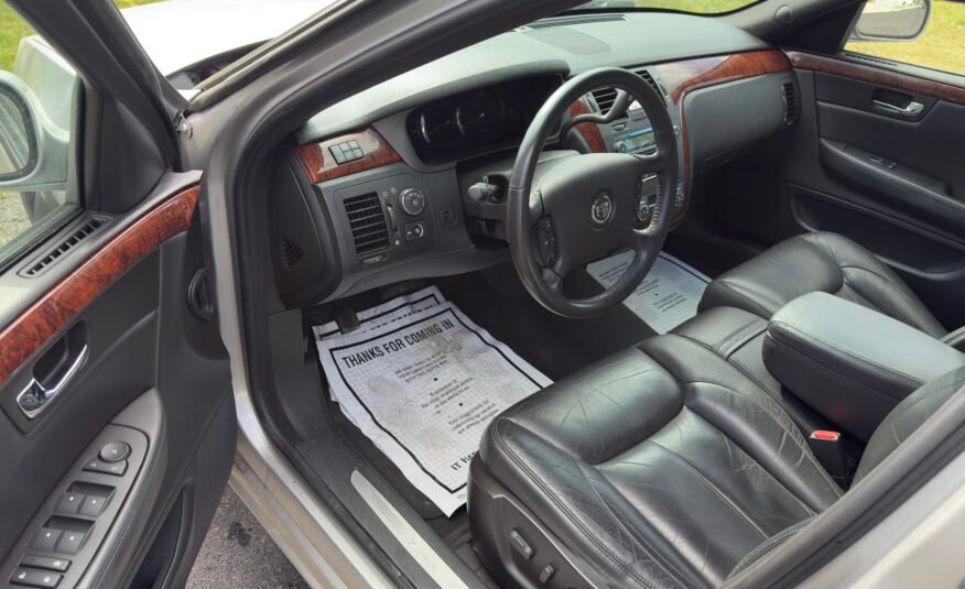 2007 Cadillac DTS Luxury 3 Sedan
