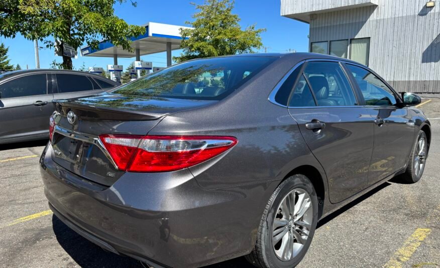 2017 Toyota Camry SE Sedan 4d