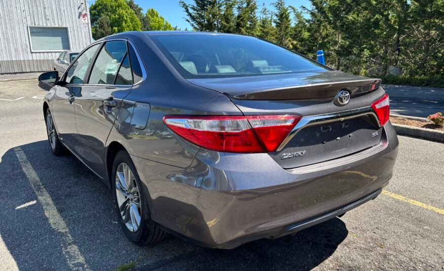2017 Toyota Camry SE Sedan 4d