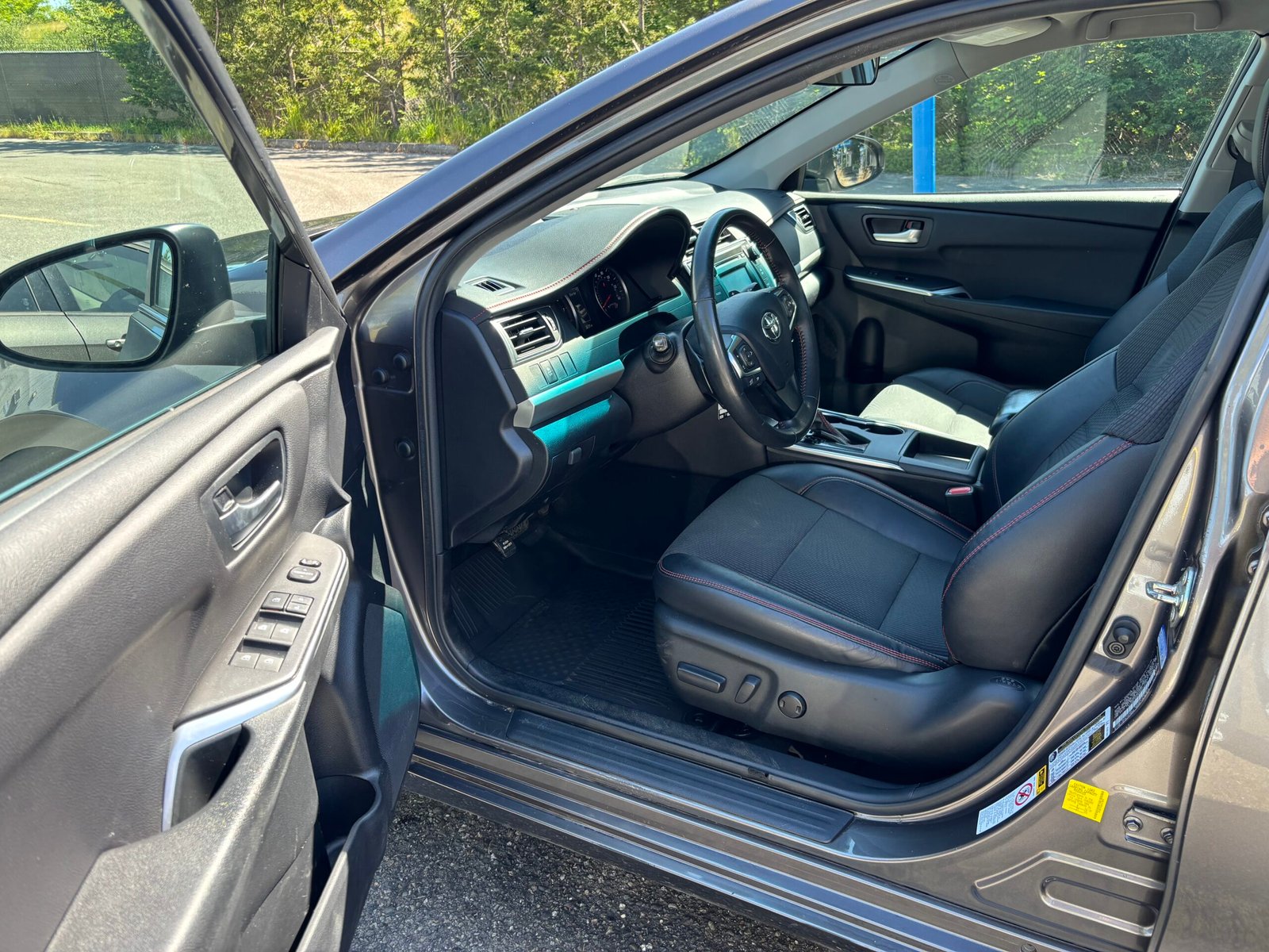 2017 Toyota Camry SE Sedan 4D