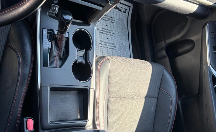 2017 Toyota Camry SE Sedan 4d