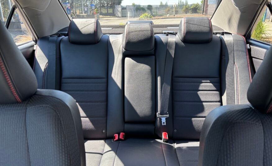 2017 Toyota Camry SE Sedan 4d