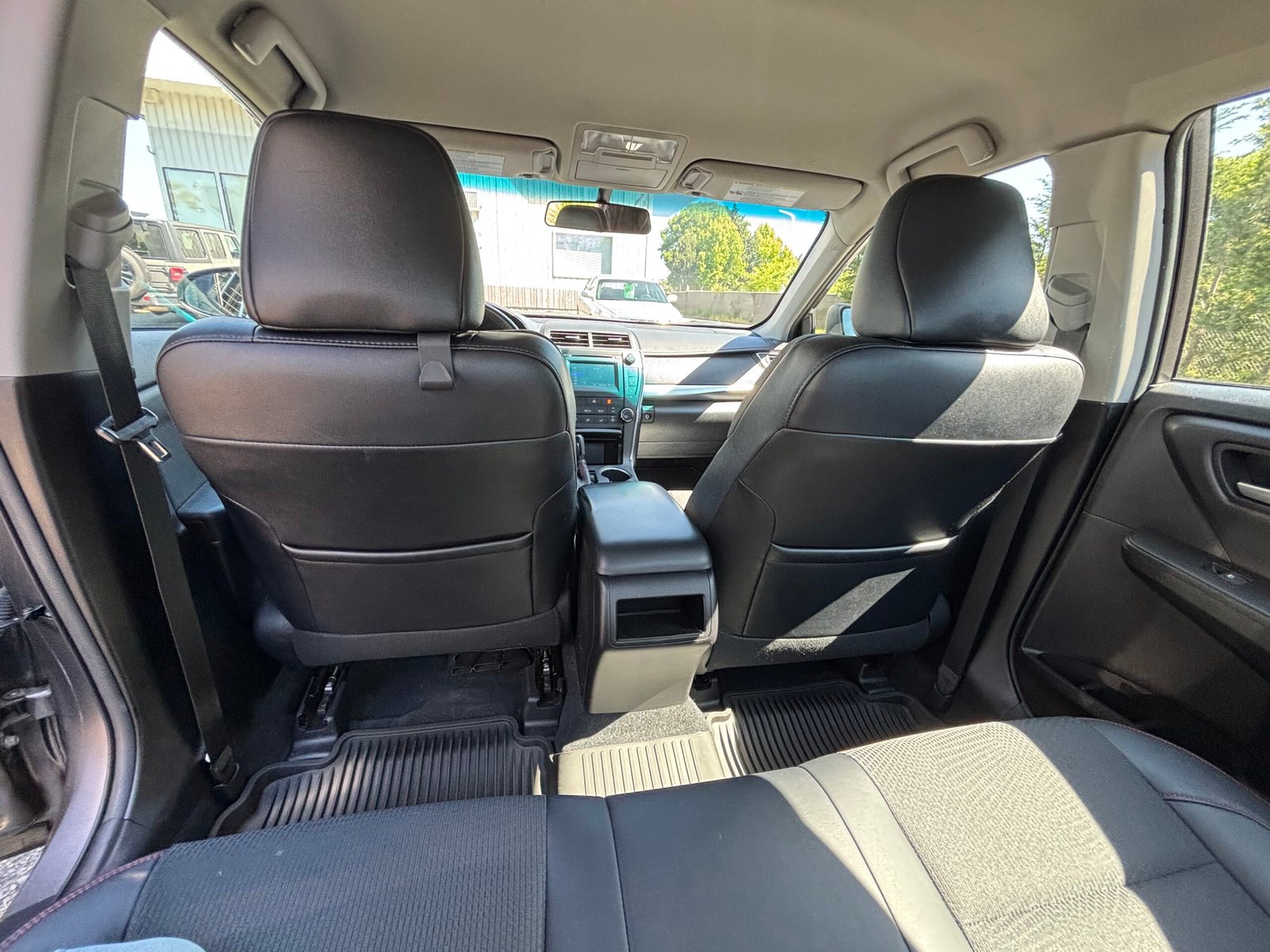 2017 Toyota Camry SE Sedan 4D