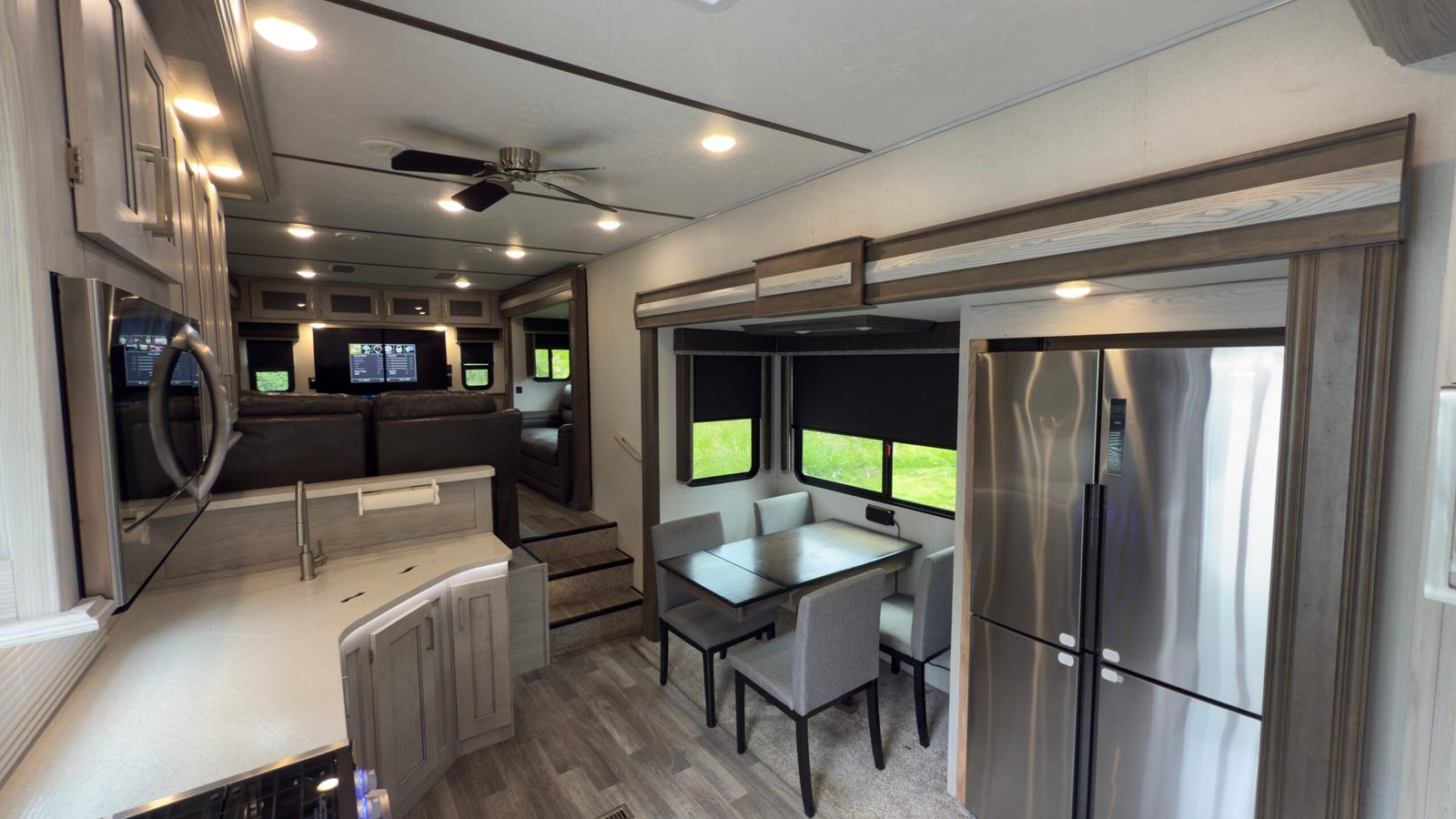 2020 Keystone Montana 40FT High Country 
Floorplan: 372RD (Fifth Wheel)