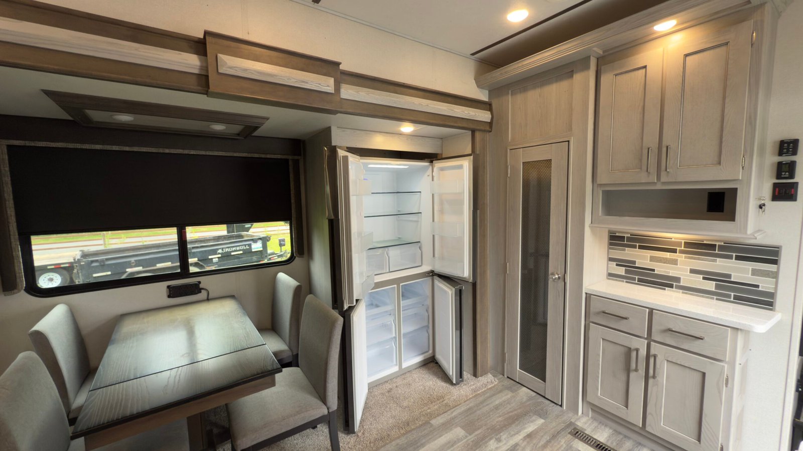 2020 Keystone Montana 40FT High Country 
Floorplan: 372RD (Fifth Wheel)