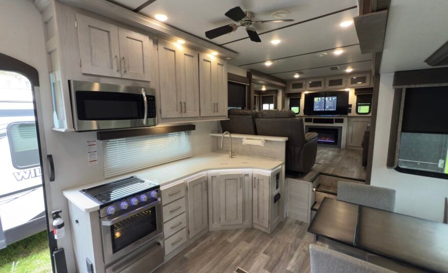 2020 Keystone Montana 40FT High Country  Floorplan: 372RD (Fifth Wheel)