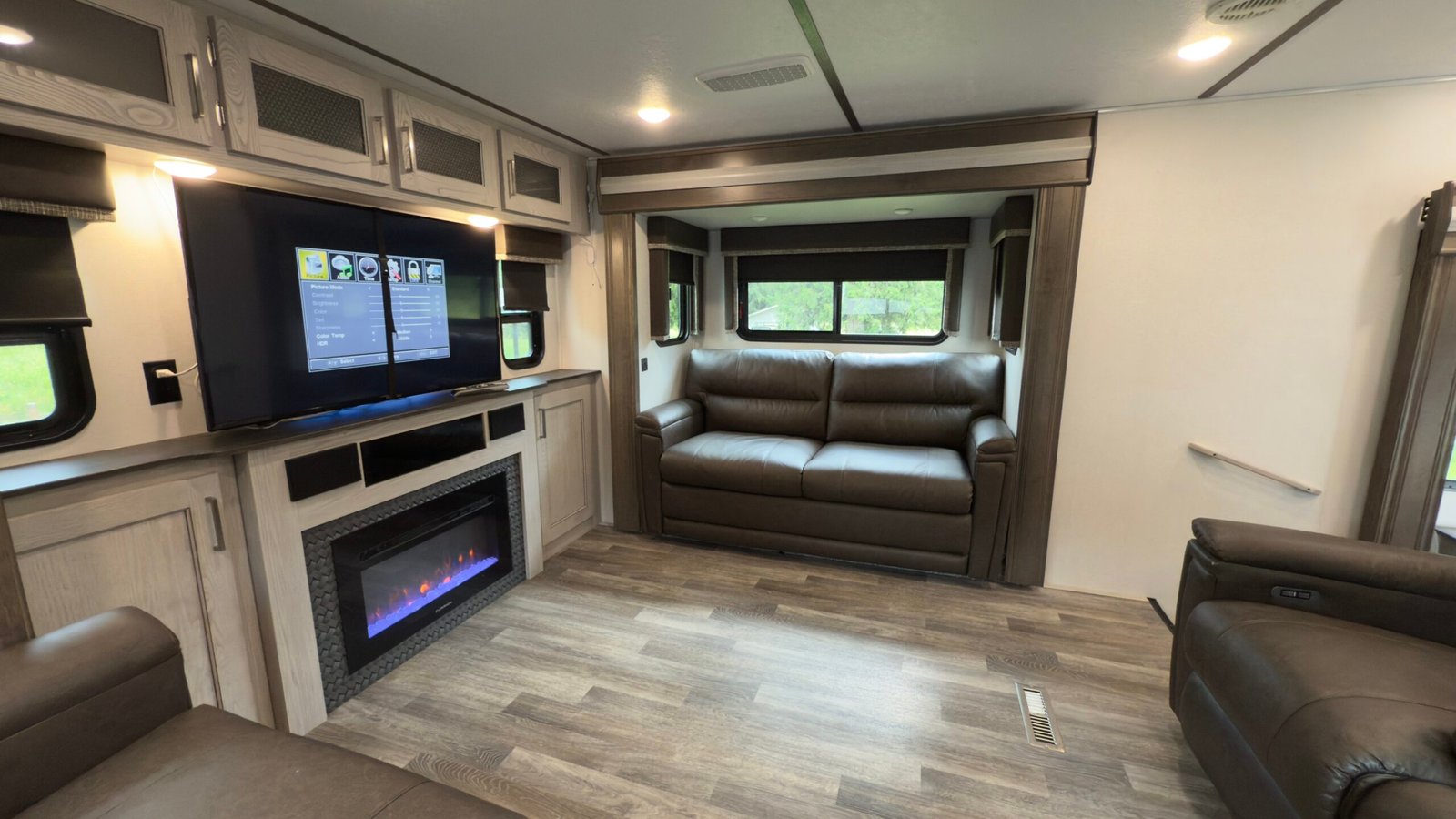 2020 Keystone Montana 40FT High Country 
Floorplan: 372RD (Fifth Wheel)