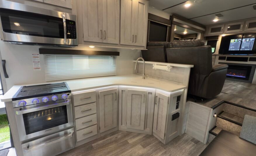 2020 Keystone Montana 40FT High Country  Floorplan: 372RD (Fifth Wheel)