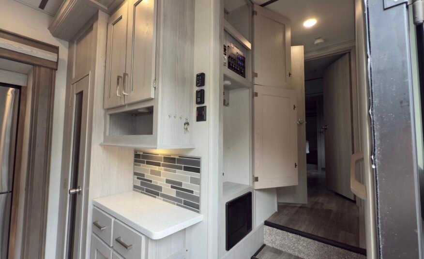 2020 Keystone Montana 40FT High Country  Floorplan: 372RD (Fifth Wheel)