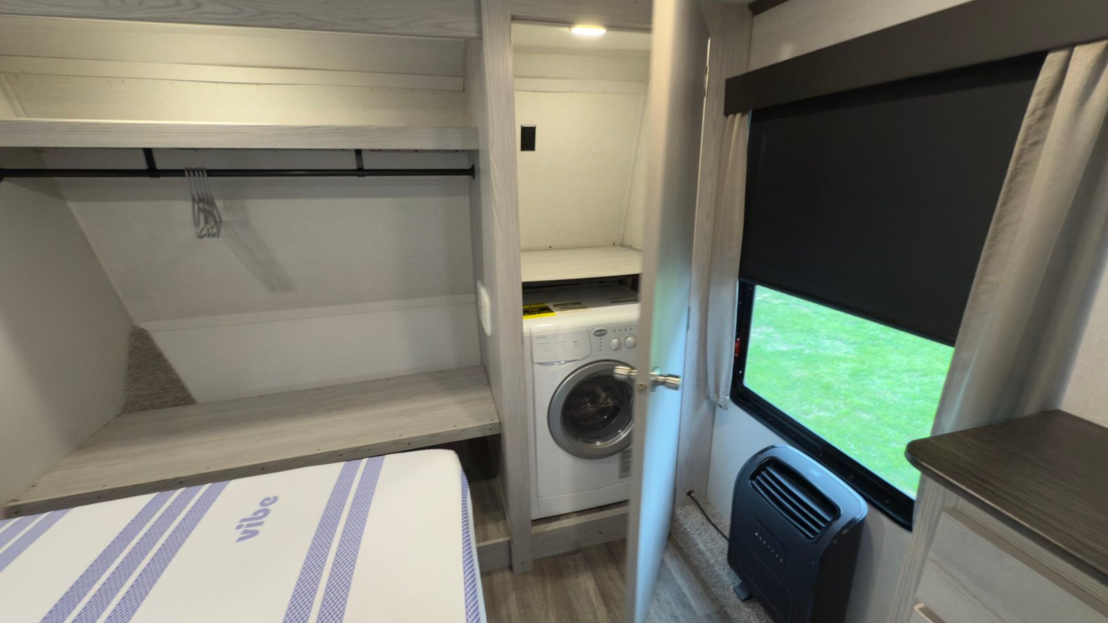 2020 Keystone Montana 40FT High Country 
Floorplan: 372RD (Fifth Wheel)