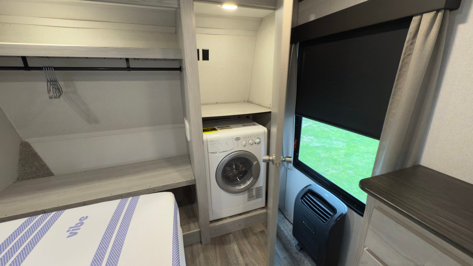 2020 Keystone Montana 40FT High Country 
Floorplan: 372RD (Fifth Wheel)