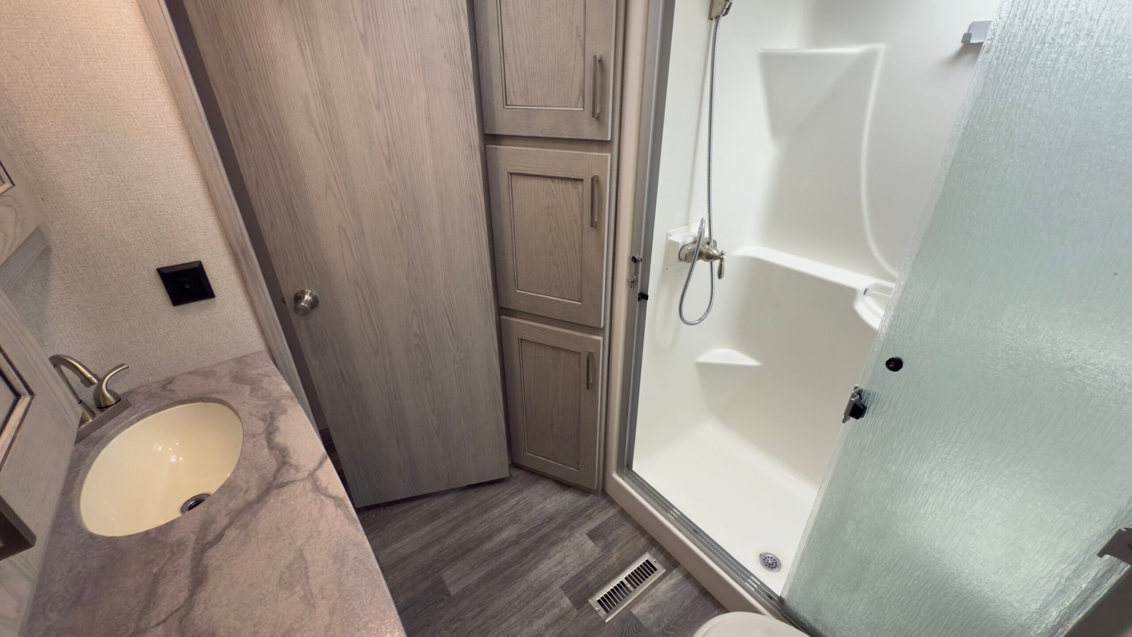 2020 Keystone Montana 40FT High Country 
Floorplan: 372RD (Fifth Wheel)