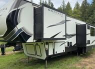 2020 Keystone Montana 40FT High Country 
Floorplan: 372RD (Fifth Wheel)