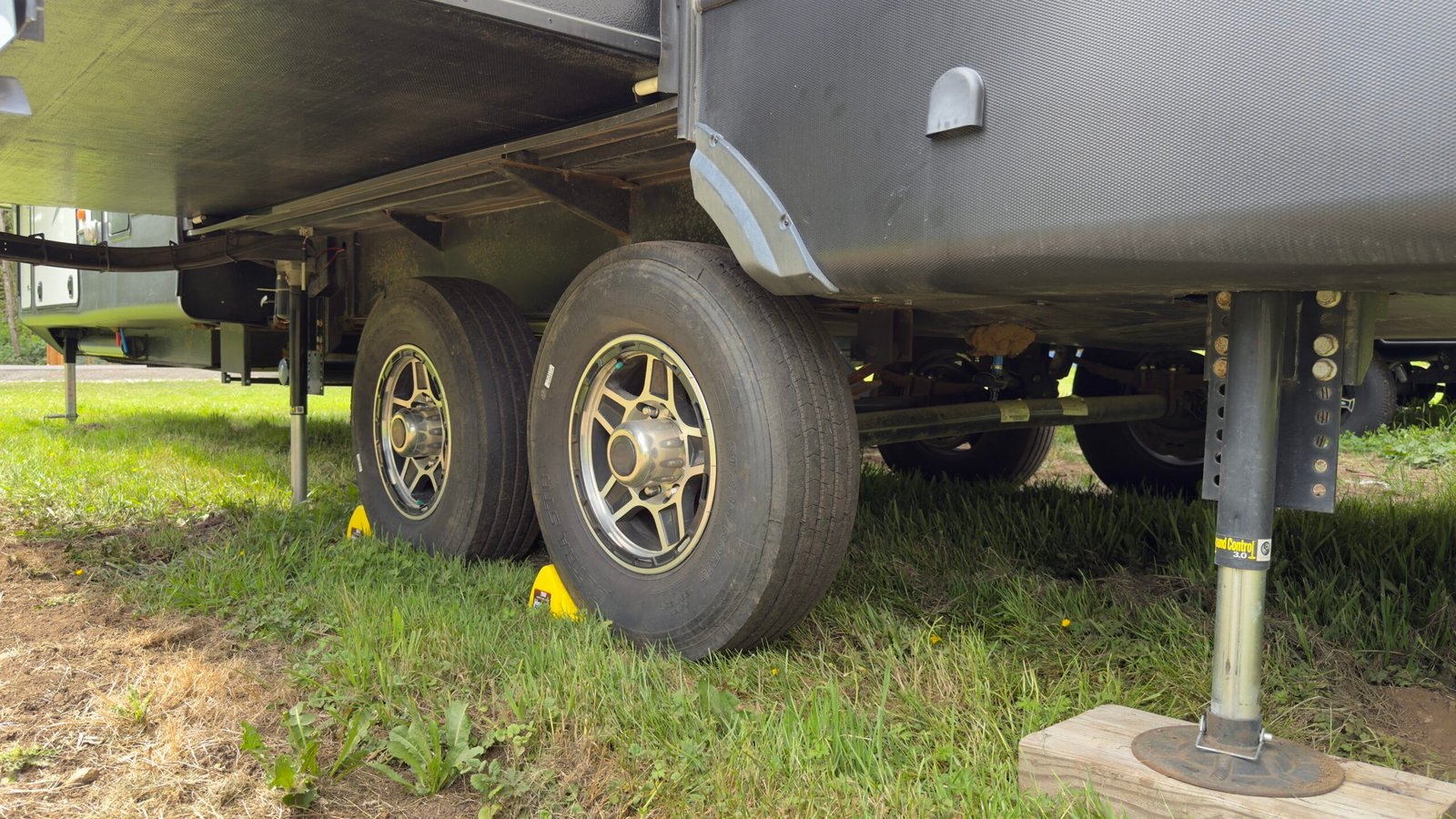 2020 Keystone Montana 40FT High Country 
Floorplan: 372RD (Fifth Wheel)