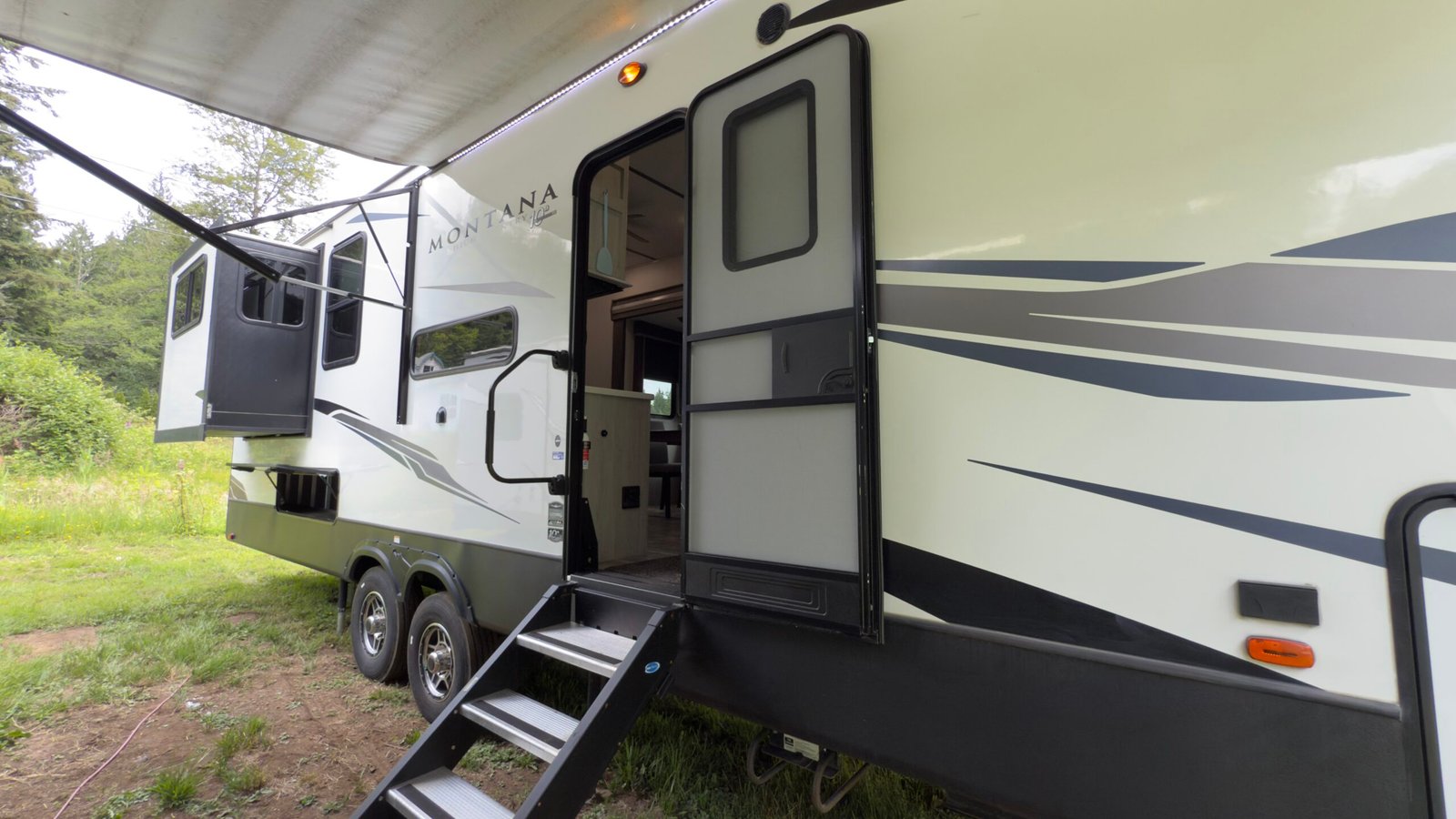 2020 Keystone Montana 40FT High Country 
Floorplan: 372RD (Fifth Wheel)