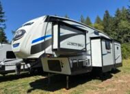 2018 ForestRiver Cherokee Arctic Wolf 295QSL8 Auto Leveling 5th Wheeler