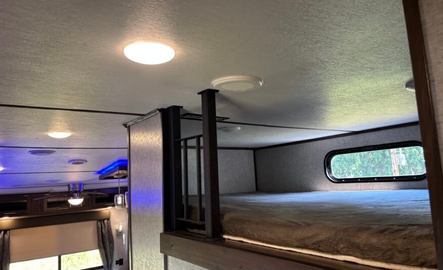 2018 ForestRiver Cherokee Arctic Wolf 2950SL8 Auto Leveling 5th Wheeler
