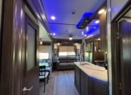 2018 ForestRiver Cherokee Arctic Wolf 295QSL8 Auto Leveling 5th Wheeler