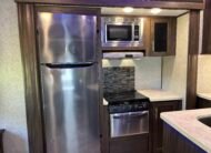 2018 ForestRiver Cherokee Arctic Wolf 295QSL8 Auto Leveling 5th Wheeler