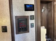 2018 ForestRiver Cherokee Arctic Wolf 295QSL8 Auto Leveling 5th Wheeler