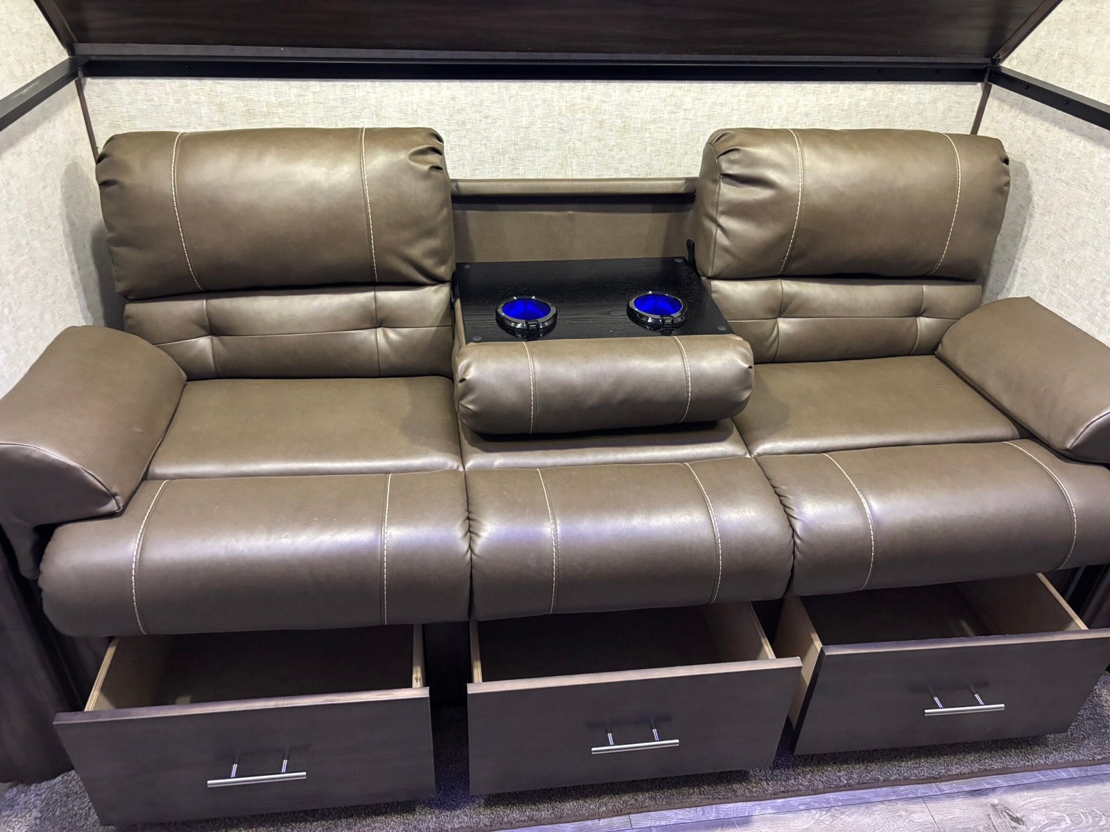 2018 ForestRiver Cherokee Arctic Wolf 295QSL8 Auto Leveling 5th Wheeler