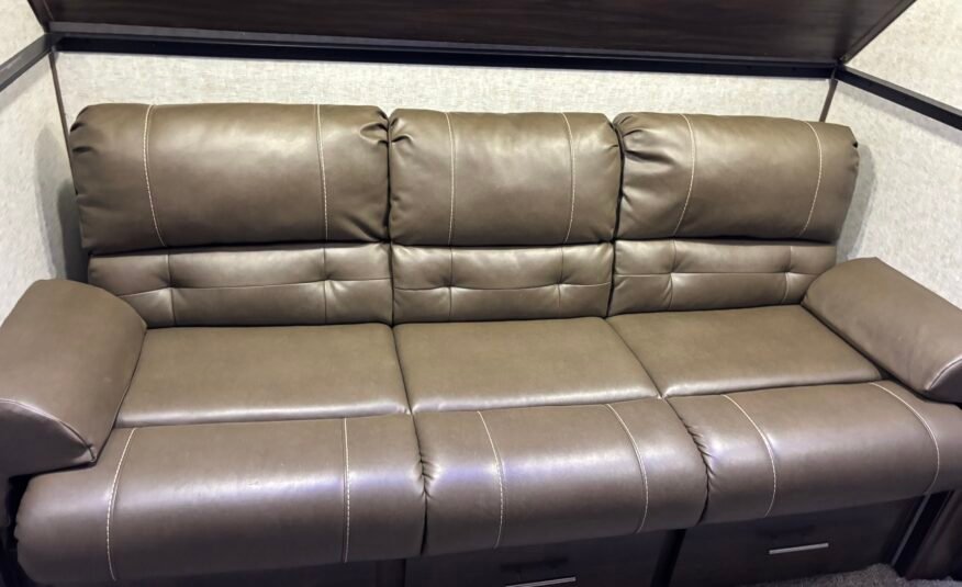 2018 ForestRiver Cherokee Arctic Wolf 2950SL8 Auto Leveling 5th Wheeler