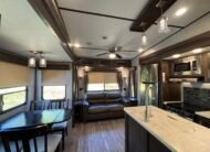 2018 ForestRiver Cherokee Arctic Wolf 295QSL8 Auto Leveling 5th Wheeler