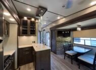 2018 ForestRiver Cherokee Arctic Wolf 295QSL8 Auto Leveling 5th Wheeler