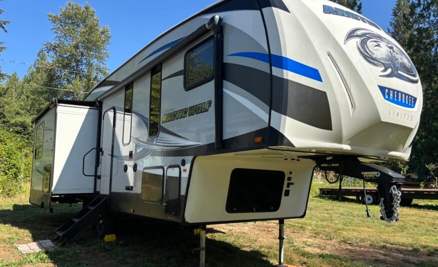 2018 ForestRiver Cherokee Arctic Wolf 2950SL8 Auto Leveling 5th Wheeler