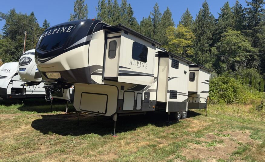 2020 Keystone Alpine 3710KP — Luxury Fifth Wheel RV 42ft